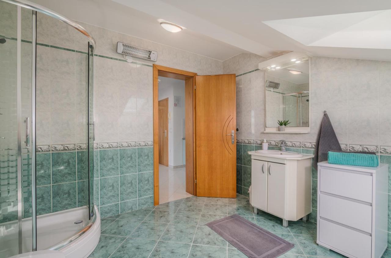 Apartments Kvarner Малинска Экстерьер фото
