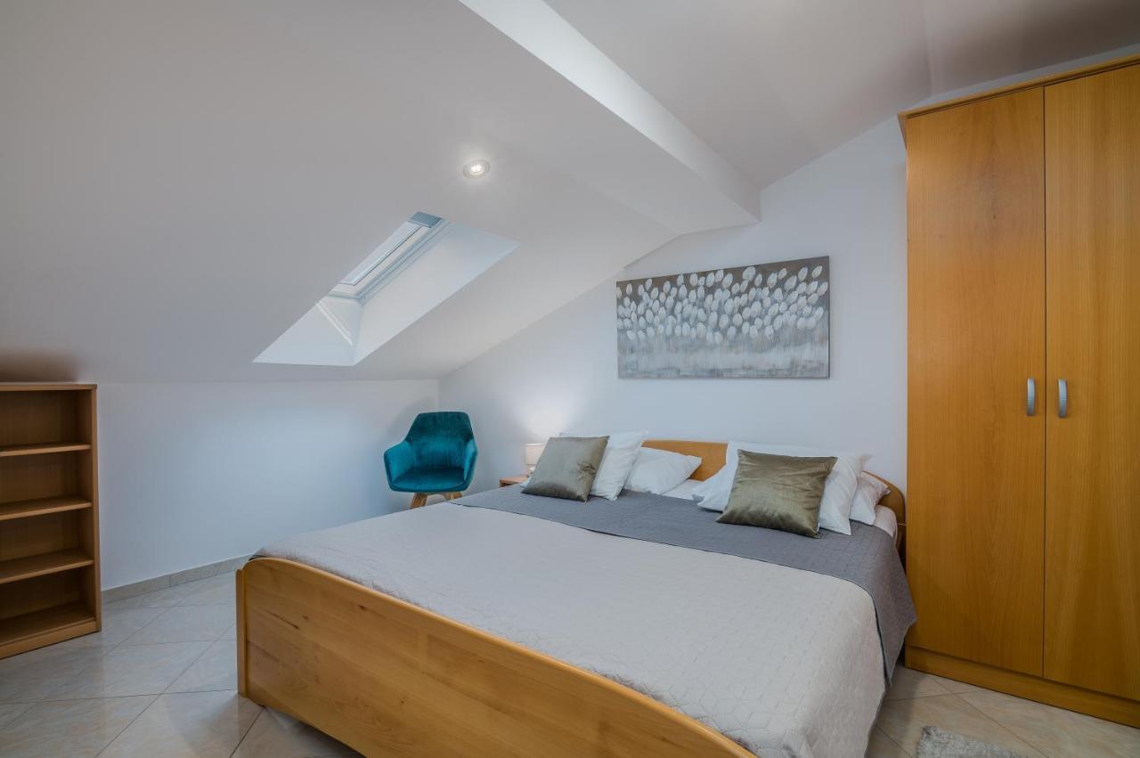 Apartments Kvarner Малинска Экстерьер фото
