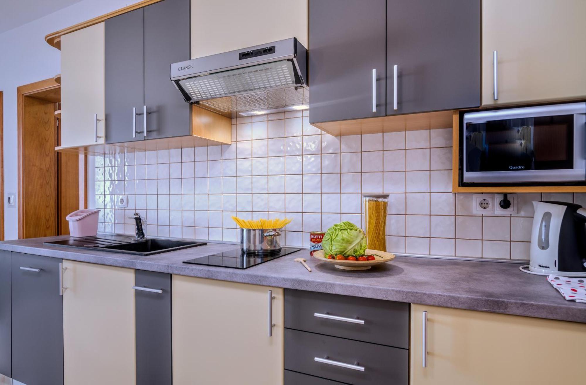 Apartments Kvarner Малинска Экстерьер фото