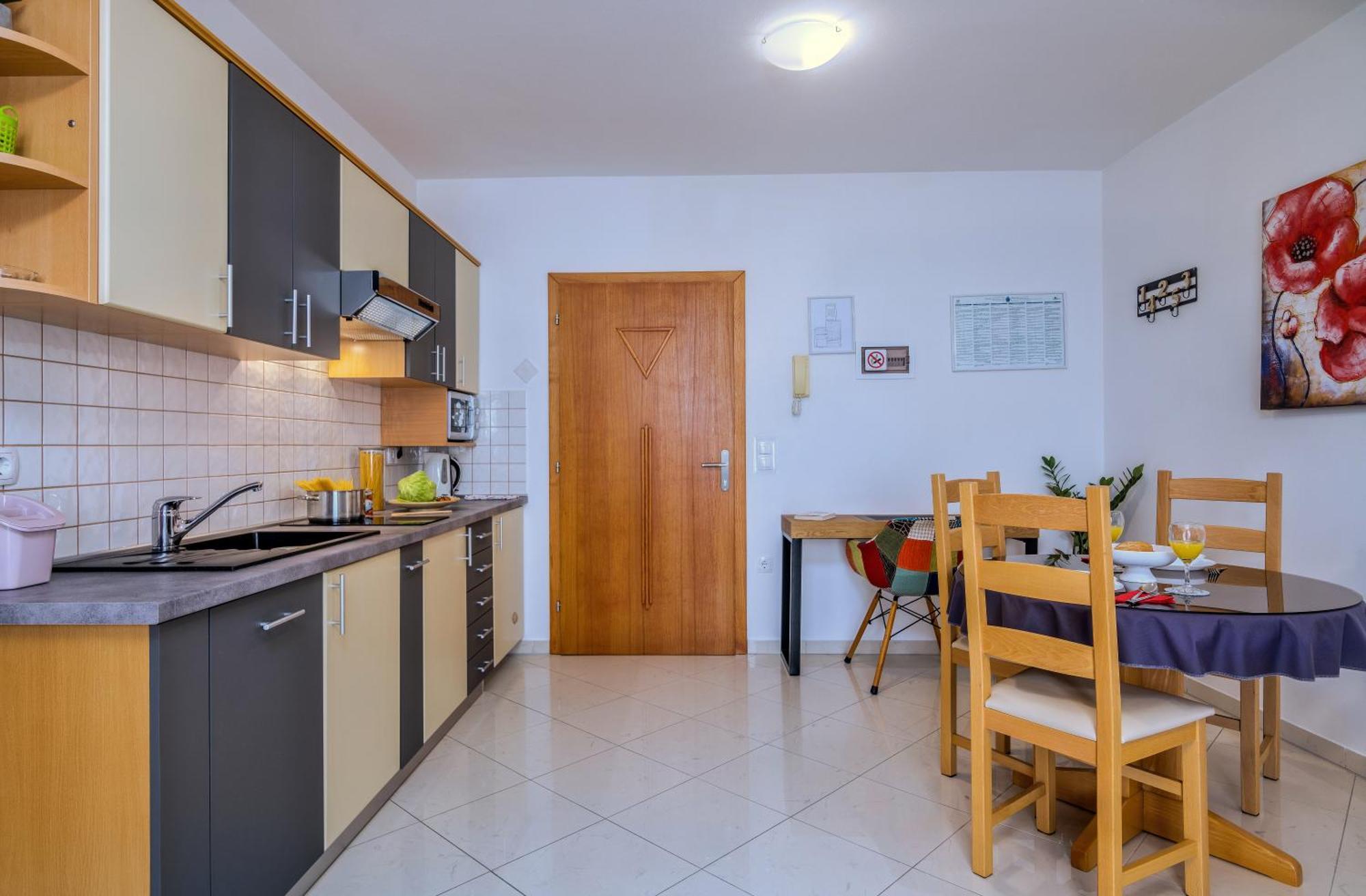 Apartments Kvarner Малинска Экстерьер фото
