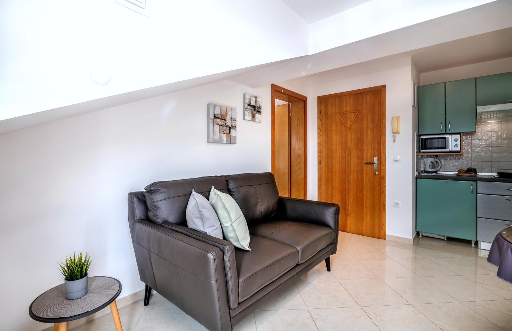 Apartments Kvarner Малинска Экстерьер фото
